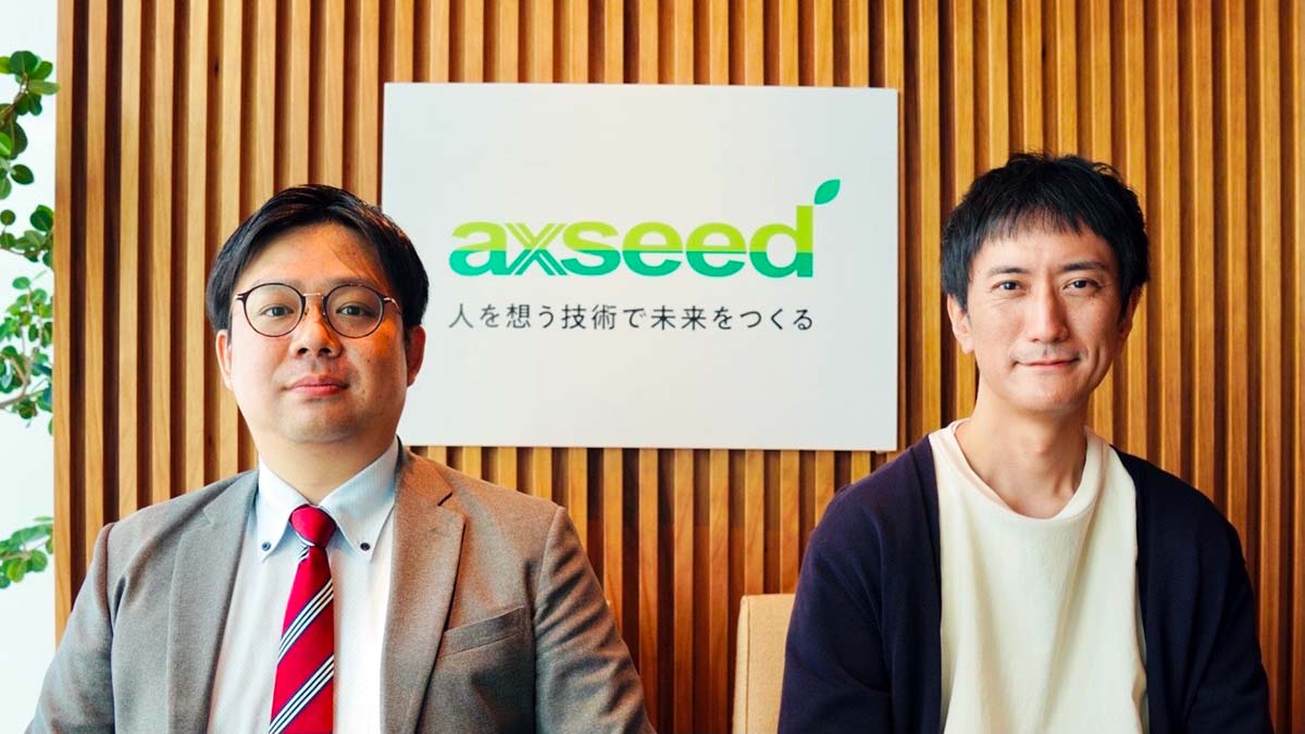 株式会社AXSEED　営業部営業課課長　萩原 耕平様（左）、開発一部部長　小川 敬晴様（右）